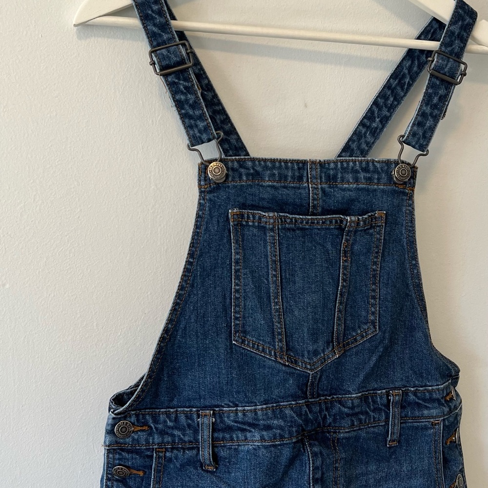 Old Navy Distressed Denim Overall Shorts - Picture 3 of 11
